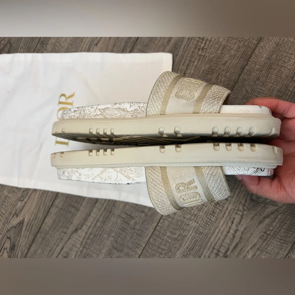 Dior Dway Ivory/ gold Slipper - Picture 3 of 9